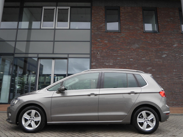 Foto 5 van Volkswagen Golf Sportsvan 1.6 TDI Highline | Navigatie | CarPlay | Cruise Control | Trekhaak | Licht