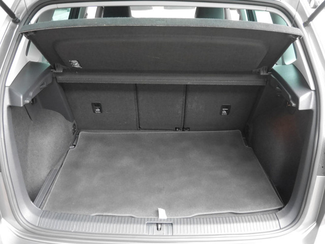 Foto 2 van Volkswagen Golf Sportsvan 1.6 TDI Highline | Navigatie | CarPlay | Cruise Control | Trekhaak | Licht