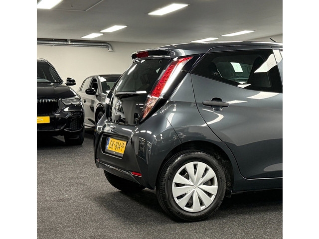 Foto 10 van Toyota Aygo 1.0 VVT-i x-fun*Airco*5Deurs*Cruisecontrol*Nap*