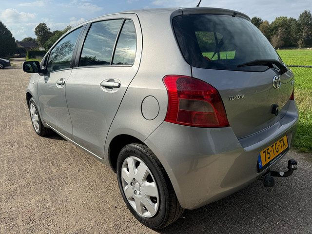 Foto 6 van Toyota Yaris 1.0 VVTi automaat, airco, NAP, APK, nette auto