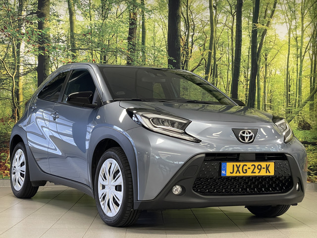 Foto 3 van Toyota Aygo X 1.0 VVT-i MT Play | Achteruitrijcamera | Apple Carplay | Stoelverwarming | Regensensor