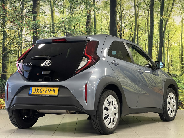 Foto 5 van Toyota Aygo X 1.0 VVT-i MT Play | Achteruitrijcamera | Apple Carplay | Stoelverwarming | Regensensor