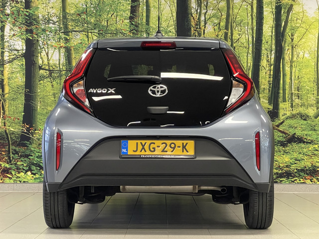Foto 6 van Toyota Aygo X 1.0 VVT-i MT Play | Achteruitrijcamera | Apple Carplay | Stoelverwarming | Regensensor