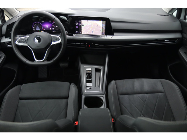 Foto 5 van Volkswagen Golf 1.5 eTSI ACT / PANO / HUD / ACC / MEMORY / MASSAGE / CARPLAY / STUUR+STOELVERW