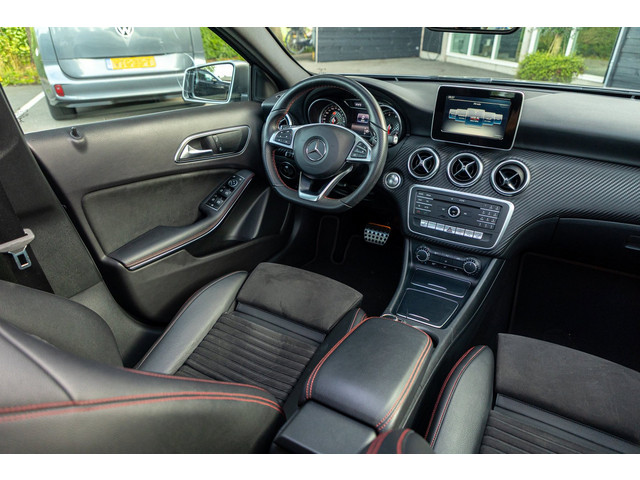 Mercedes-Benz A-klasse 180 Prestige Automaat I Panoramadak I AMG Styling I Led I Camera I Stoelverwa