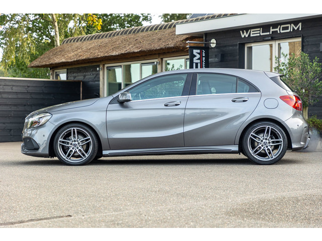 Foto 7 van Mercedes-Benz A-klasse 180 Prestige Automaat I Panoramadak I AMG Styling I Led I Camera I Stoelverwa