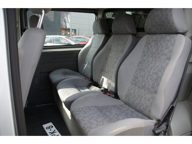 Foto 6 van Volkswagen Transporter 2.5 TDI 340 Trendline DC