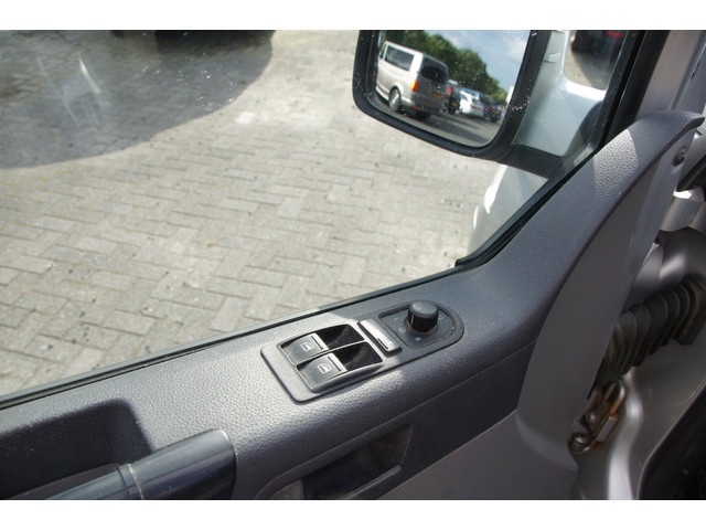 Foto 5 van Volkswagen Transporter 2.5 TDI 340 Trendline DC