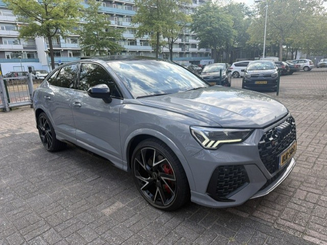 Foto 10 van Audi RS Q3 Sportback Quattro PANO/RS SEAT/B&O