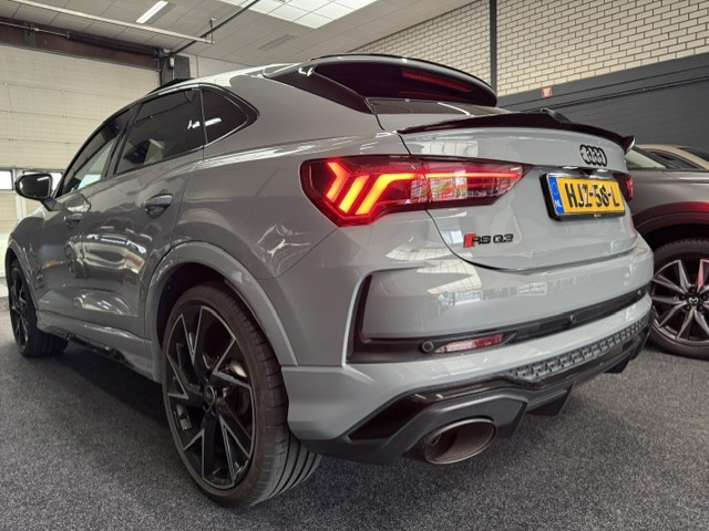 Foto 6 van Audi RS Q3 Sportback Quattro PANO/RS SEAT/B&O