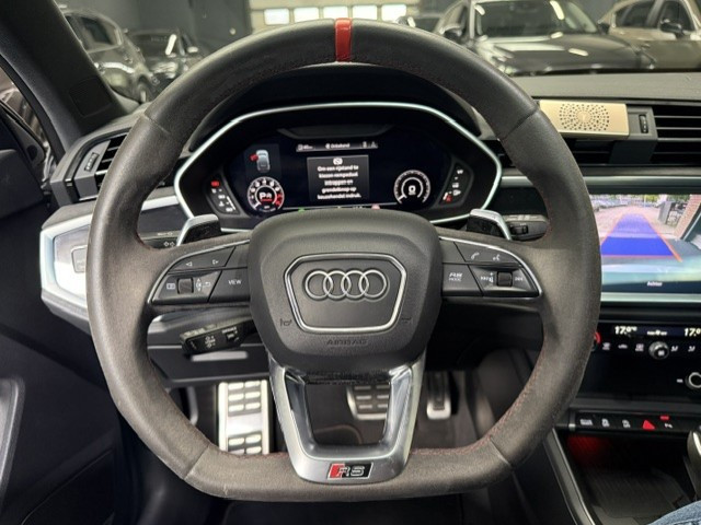 Foto 3 van Audi RS Q3 Sportback Quattro PANO/RS SEAT/B&O