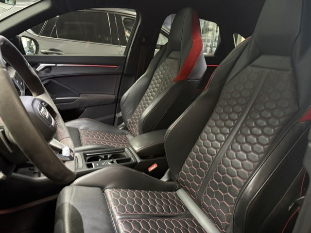 Foto 2 van Audi RS Q3 Sportback Quattro PANO/RS SEAT/B&O