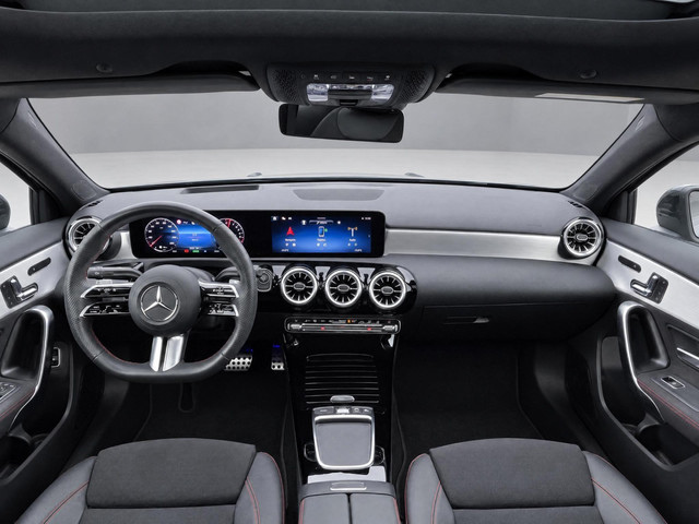 Foto 7 van Mercedes-Benz A-klasse 250 e AMG | Trekhaak | Panoramadak