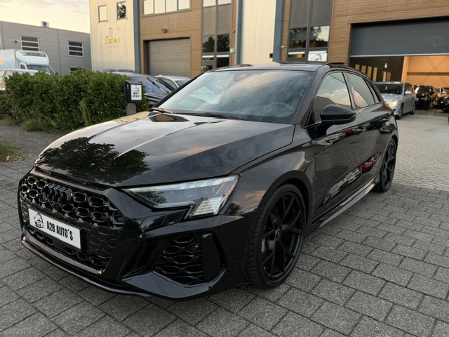 Foto 4 van Audi A3 Sportback 2.5 TFSI RS 3 quattro|Pano|360|Ceramic|Hulk|B&O