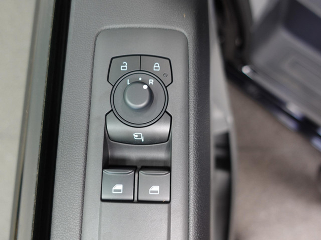 Ford Transit Custom 300 2.0 TDCI L2H1 Trend Nieuw Model Automaat Trekhaak Camera Navigatie Airco App