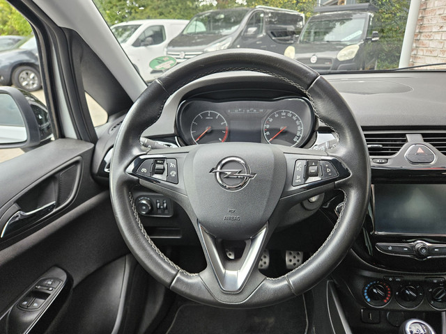 Foto 8 van Opel Corsa 1.4 Black Edition Airco! Cruise Control! Navigatie! Leuke/Nette Auto! NAP!
