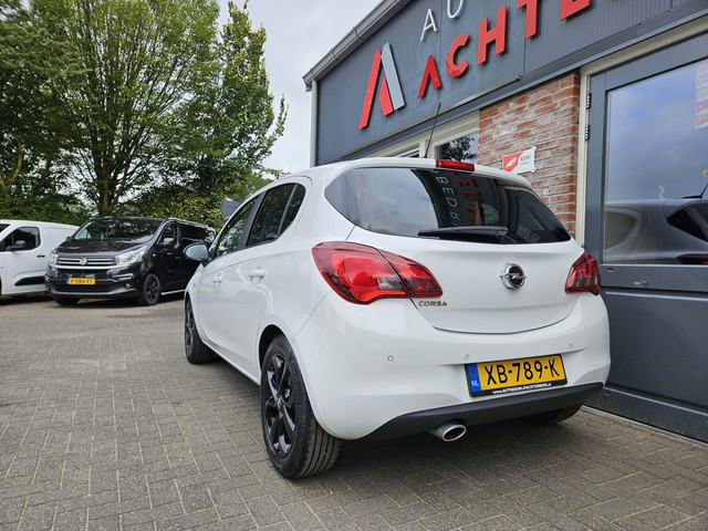 Foto 5 van Opel Corsa 1.4 Black Edition Airco! Cruise Control! Navigatie! Leuke/Nette Auto! NAP!