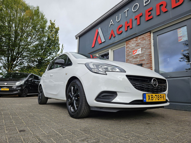 Foto 3 van Opel Corsa 1.4 Black Edition Airco! Cruise Control! Navigatie! Leuke/Nette Auto! NAP!