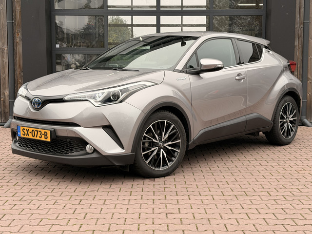 Foto 10 van Toyota C-HR 1.8 Hybrid Dynamic | LED | Trekhaak | Camera | Stoelverwarming | All-seasons | Navi | Ke