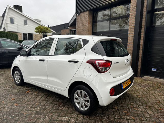 Foto 4 van Hyundai I10 1.0i i-Motion