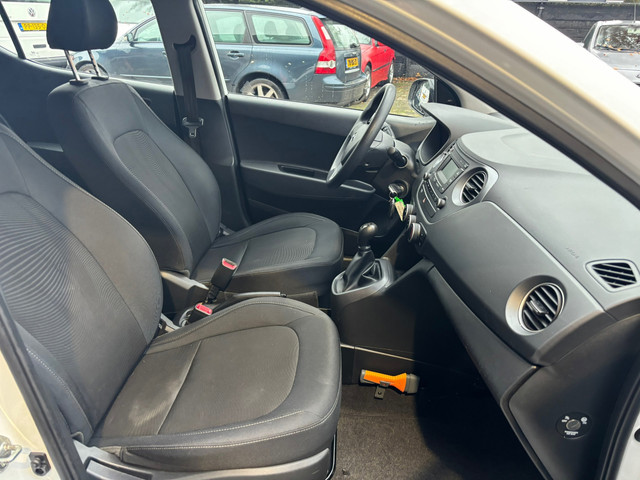 Foto 7 van Hyundai I10 1.0i i-Motion