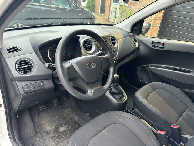 Foto 9 van Hyundai I10 1.0i i-Motion