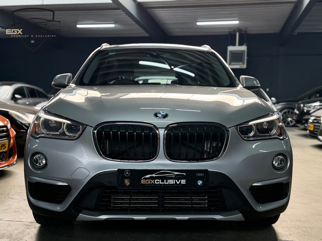 Foto 2 van BMW X1 SDrive20i High Executive PDC|LANE ASSIST|STOELVERWARMING|VIRTUAL