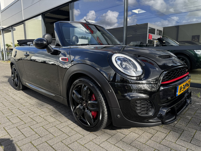 Foto 10 van MINI Cabrio 2.0 John Cooper Works Chili (bj 2016)