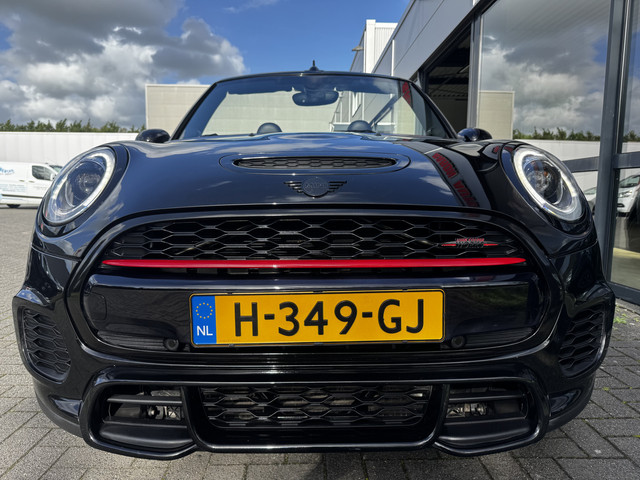 Foto 9 van MINI Cabrio 2.0 John Cooper Works Chili (bj 2016)