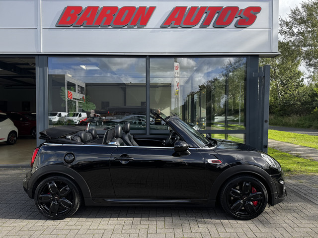 Foto 6 van MINI Cabrio 2.0 John Cooper Works Chili (bj 2016)
