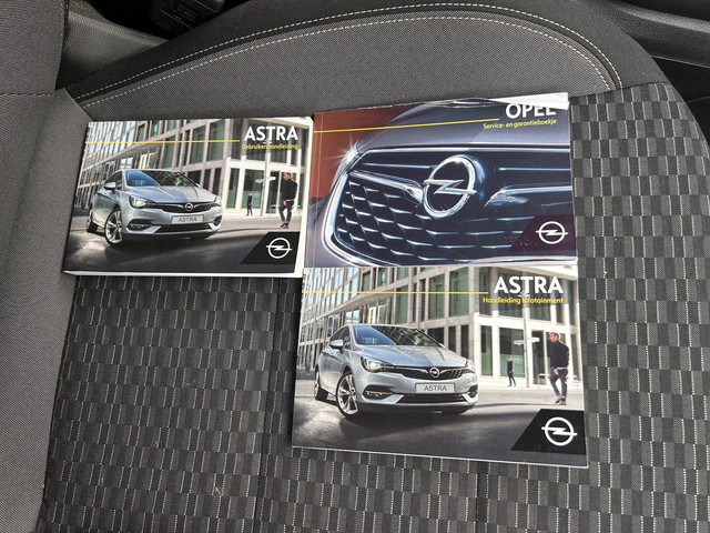 Foto 10 van Opel Astra Sports Tourer 1.2 Edition   /achteruitrij camera/airco/navi/cruise control/carplay/pdc