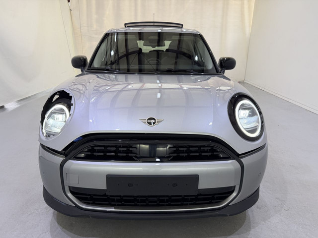 Foto 3 van MINI Cooper 5-Drs 1.5 C Classic Aut7 (bj 2024)