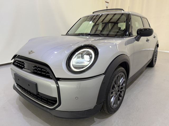 Foto 4 van MINI Cooper 5-Drs 1.5 C Classic Aut7 (bj 2024)