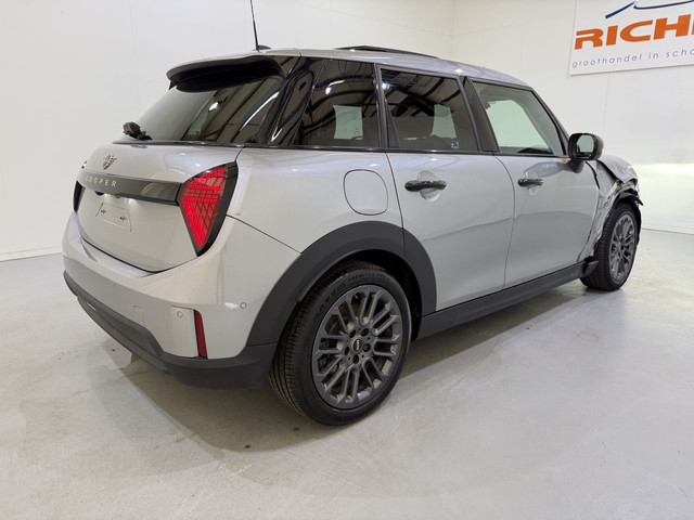 Foto 7 van MINI Cooper 5-Drs 1.5 C Classic Aut7 (bj 2024)