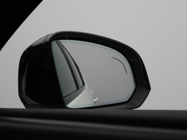 Foto 5 van Volvo XC40 1.5 T5 Twin Engine R-Design Automaat / Panoramadak / Trekhaak / 360*  camera / Harman Kar