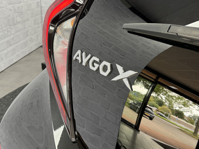 Foto 8 van Toyota Aygo X 1.0 VVT-i MT Envy JBL Keyless ACC CarPlay