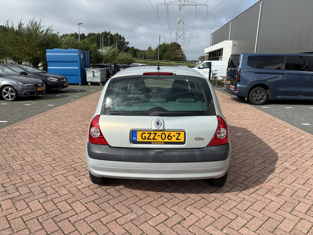 Foto 8 van Renault Clio 1.2-16V Dynamique Comfort Automaat I Airco