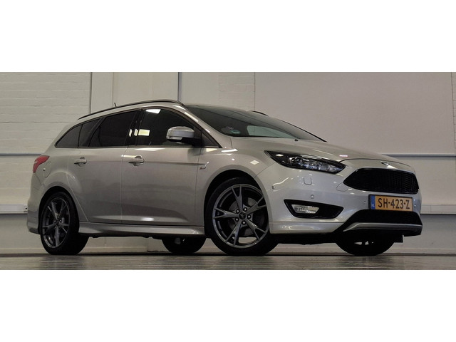 Foto 9 van Ford Focus Wagon 1.5 ST-Line Trekhaak Xenon 100% Dealer onderhouden Mooi!