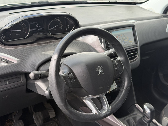 Foto 4 van Peugeot 2008 1.2 PureTech Active | Lees tekst | Cruise | Climate | Riem v.v