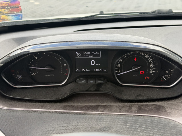 Foto 10 van Peugeot 2008 1.2 PureTech Active | Lees tekst | Cruise | Climate | Riem v.v