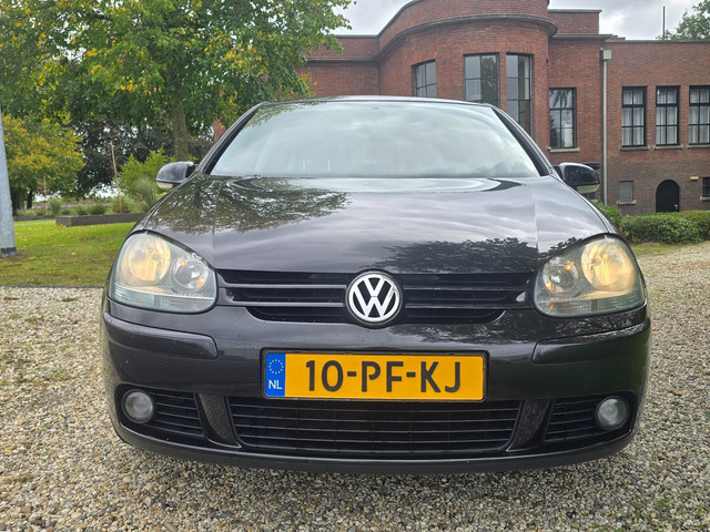 Foto 10 van Volkswagen Golf 1.4 FSI Sportline 5-deurs AIRCO/cruise