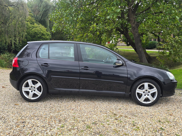 Foto 4 van Volkswagen Golf 1.4 FSI Sportline 5-deurs AIRCO/cruise
