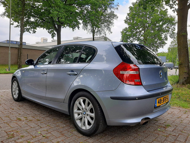 Foto 9 van BMW 1-serie 116i 2.0 122PK Airco Sportvelgen Nieuwe Ketting
