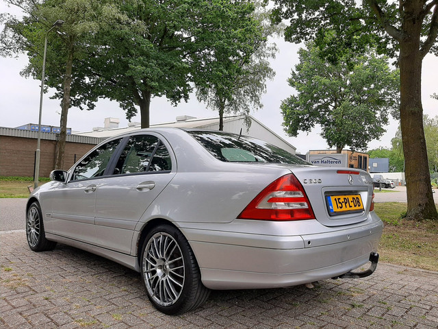 Foto 9 van Mercedes-Benz C-klasse 200 K. 163PK Airco Leder Sportvelgen