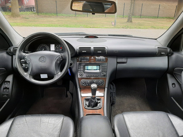 Foto 3 van Mercedes-Benz C-klasse 200 K. 163PK Airco Leder Sportvelgen