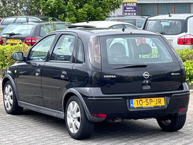 Foto 6 van Opel Corsa 1.2-16V Silverline | Airco | APK 09-07-2027 | Elektrische ramen en spiegels | LM velgen |