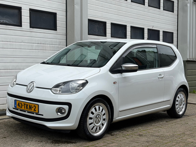 Foto 9 van Volkswagen Up! 1.0 high up! BlueMotion Navi stoelverwarming park sensor airco bluetooth