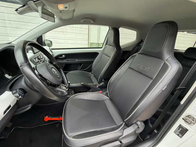 Foto 6 van Volkswagen Up! 1.0 high up! BlueMotion Navi stoelverwarming park sensor airco bluetooth