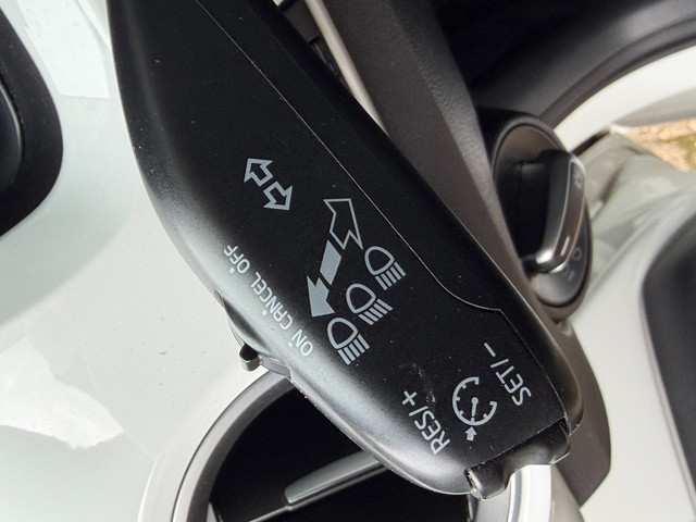 Foto 5 van Volkswagen Up! 1.0 high up! BlueMotion Navi stoelverwarming park sensor airco bluetooth