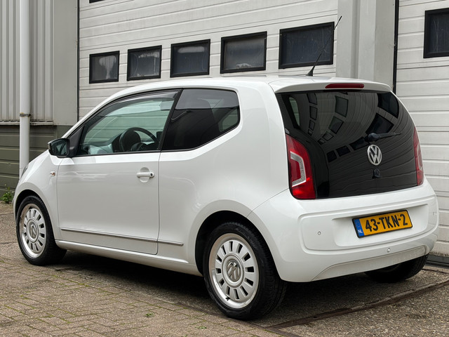 Foto 10 van Volkswagen Up! 1.0 high up! BlueMotion Navi stoelverwarming park sensor airco bluetooth
